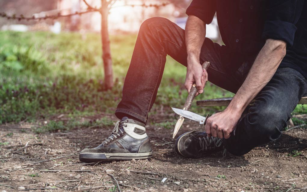 How-to-Make-a-Spring-Pole-Trap