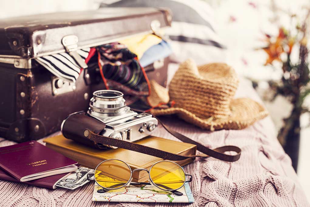 How-to-Stay-Safe-While-Traveling
