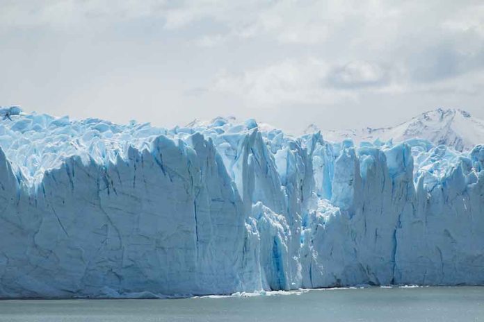 scientists-sound-alarm-over-doomsday-glacier